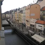 Paderewski Apartman Karlovy Vary