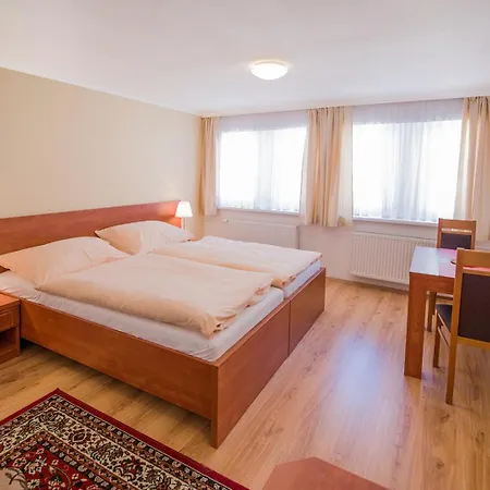 Paderewski Apartman Karlovy Vary