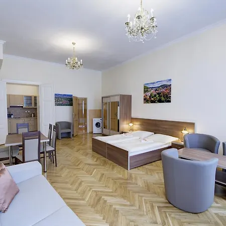Paderewski Apartment *